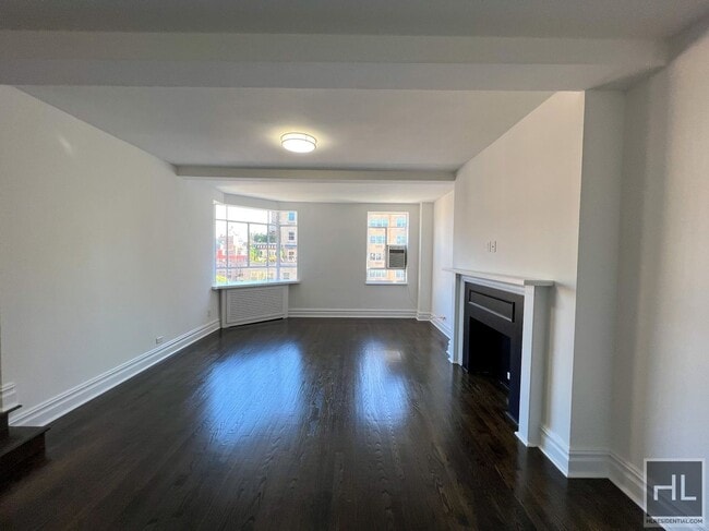 Building Photo - FIFTH AVENUE