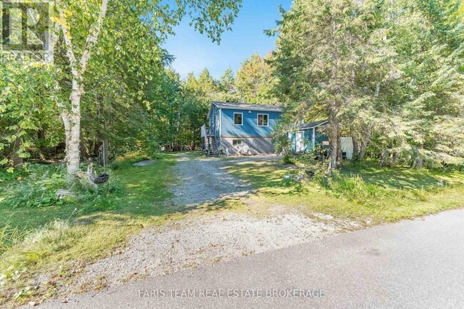 Building Photo - 43 Manitou Crescent