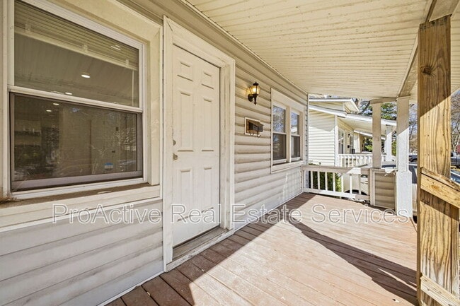 Photo - 828 W 42nd St House