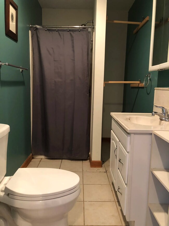 baño - 308 Old Kings Hwy