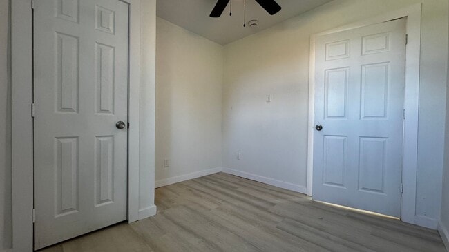 Building Photo - 2BD APARTMENT WITH WATER PAID!!