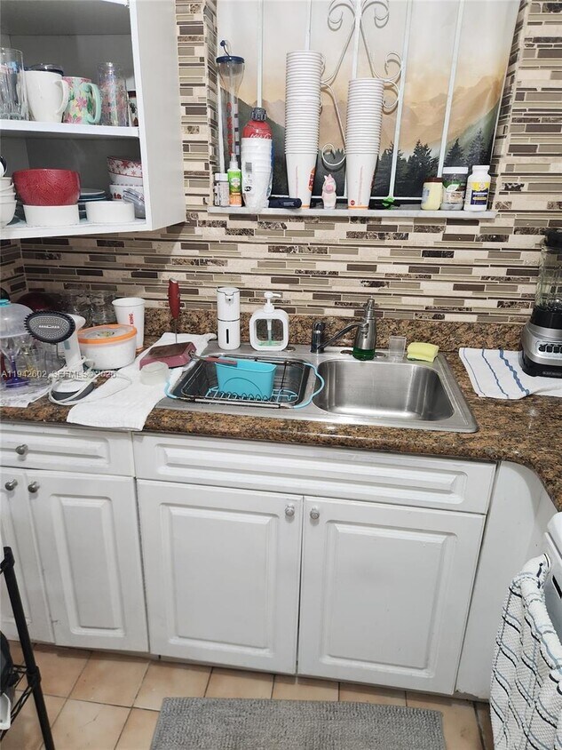 Foto del edificio - 2498 SW 17th Ave