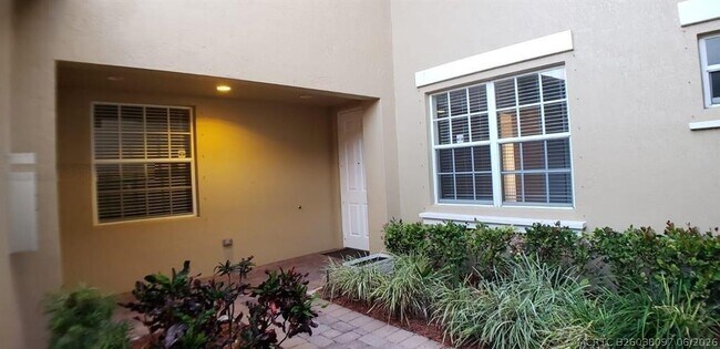 Foto del edificio - 8207 NW 128th Ln