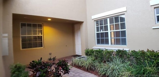 Building Photo - 8207 NW 128th Ln