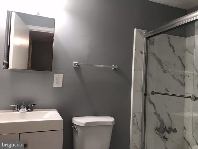 Foto del edificio - 1773 Lanier Pl NW