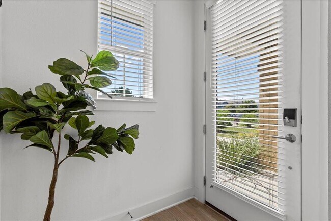 Foto del edificio - 2516 Simond Ave