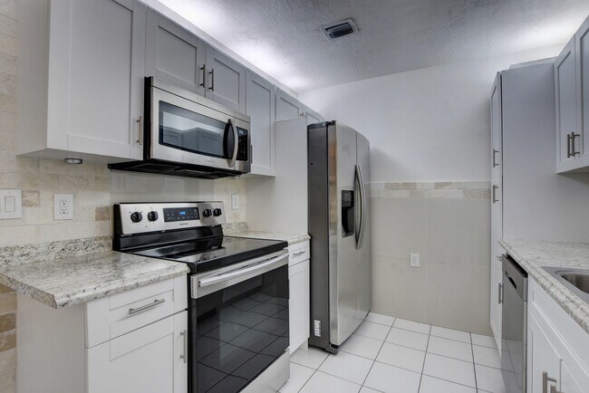 Foto del edificio - 12449 Westhampton Cir