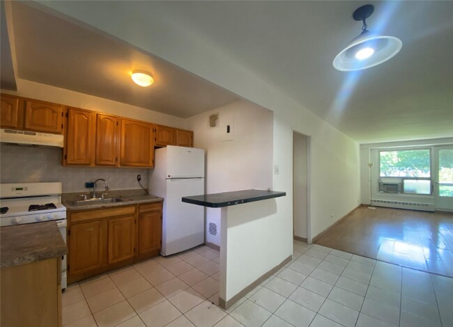 Foto del edificio - 9936-9966 66th Ave