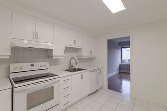 Building Photo - 3468 Rue Drummond