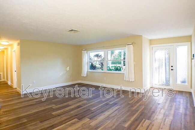 Building Photo - 2221 Cape Way