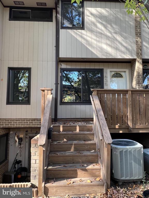 Building Photo - 1635 Westwind Way