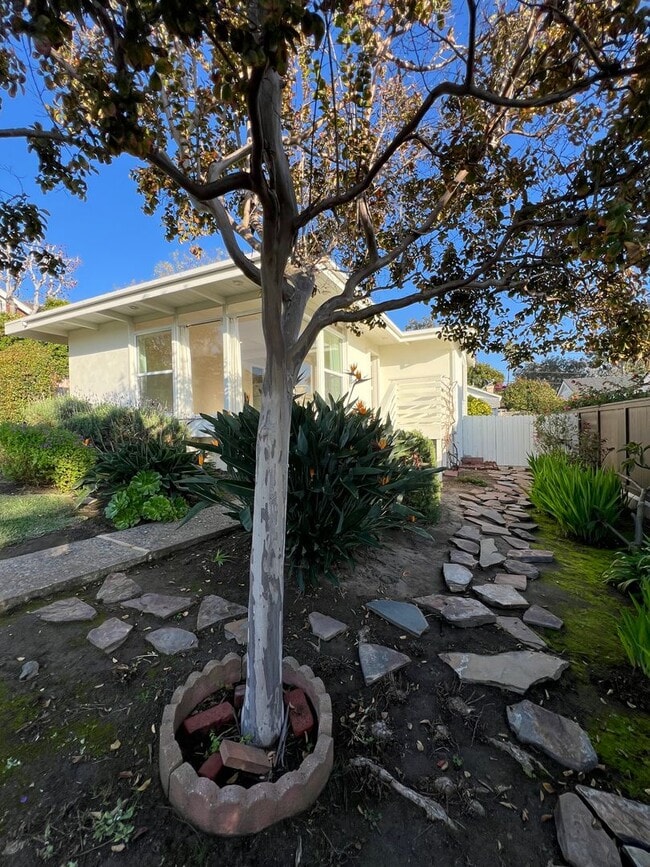 Foto del edificio - Laguna Beach Cottage Home 2 Bed 1 Bath