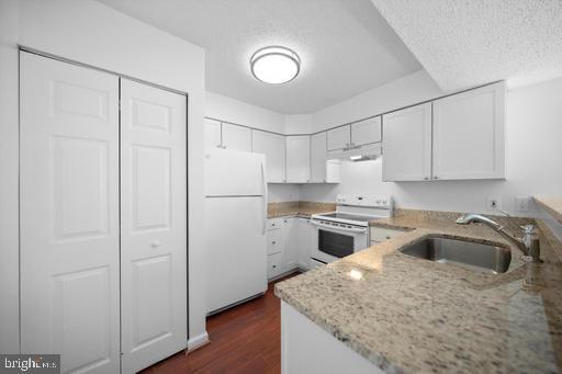 Building Photo - 7013 Birkenhead Pl