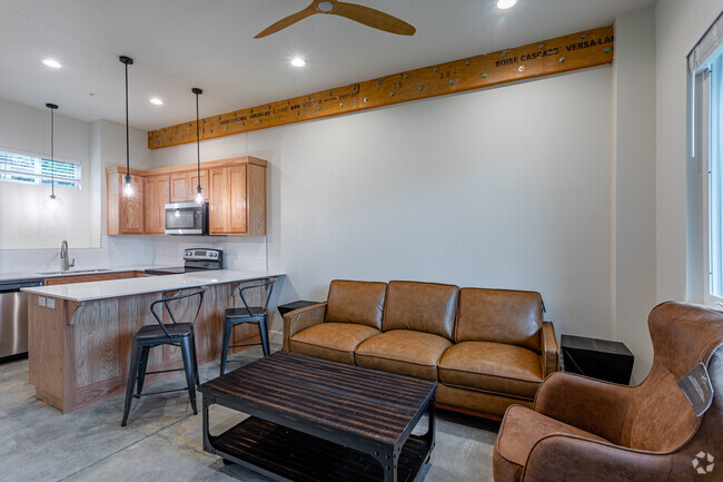 2BR, 2BA - 813 SF - Twin Arch Apartments