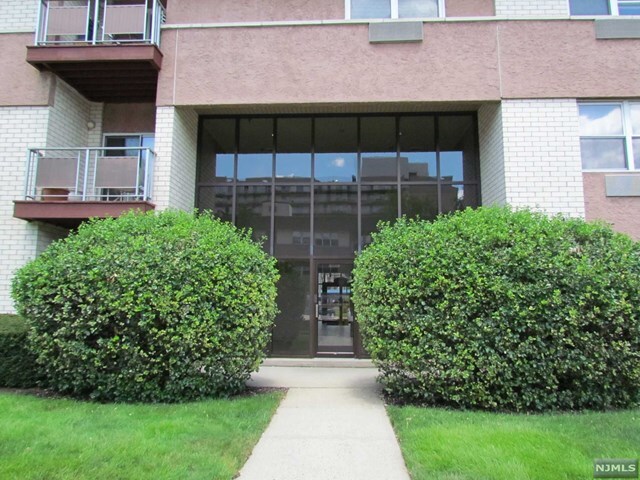 Foto del edificio - 1111 River Rd