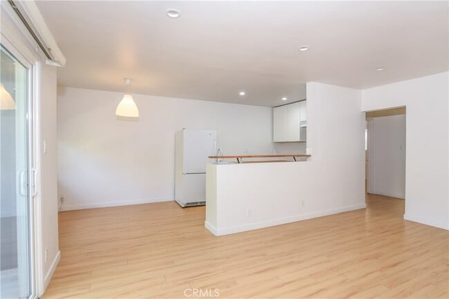 Building Photo - 11921 Goshen Ave