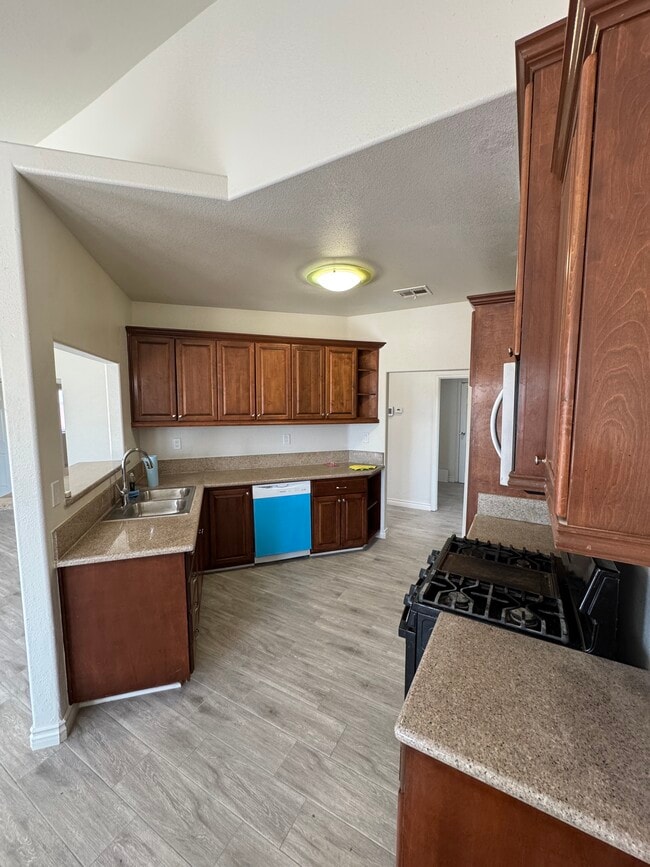 Foto del edificio - 7316 Poppy Blvd