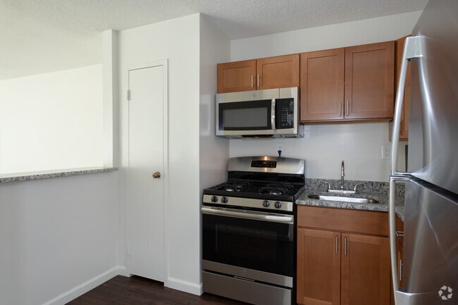 1BR, 1 BA - 800 SF - The Aspen Apartments