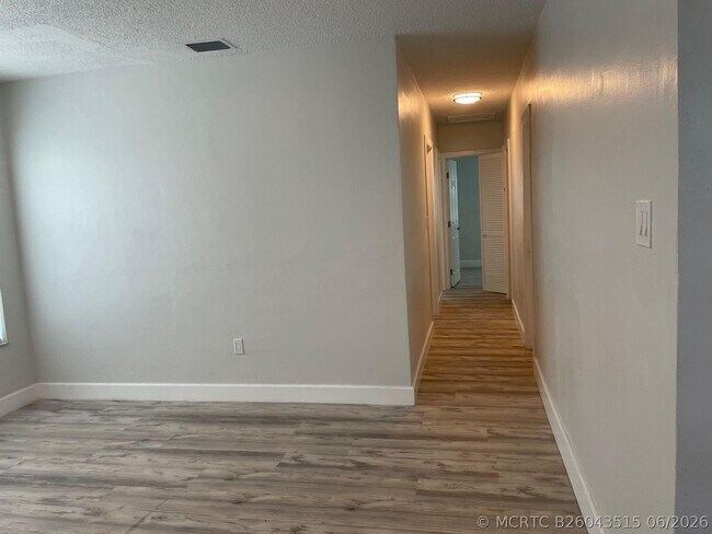 Building Photo - 630 N 69th Ave