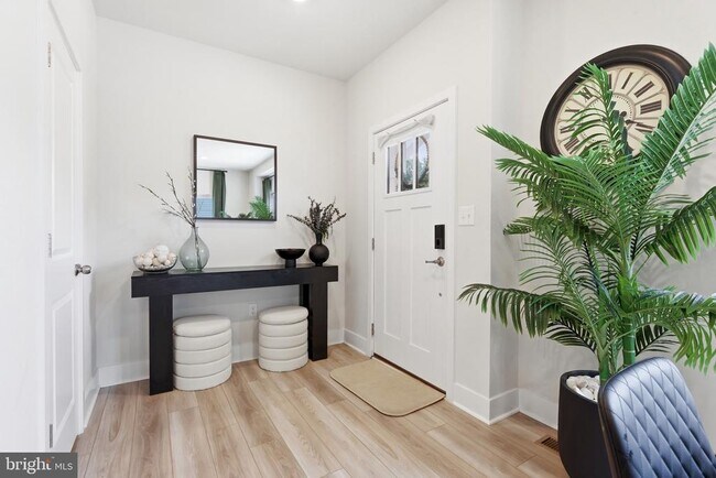 Foto del edificio - 6815 Winterhill Ln