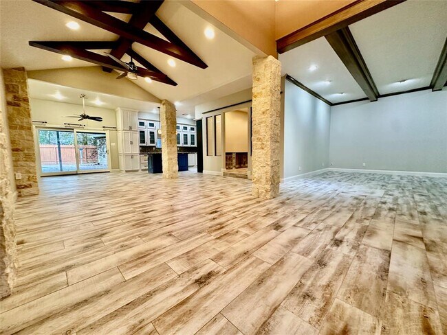 Building Photo - 1027 Cragmore Dr