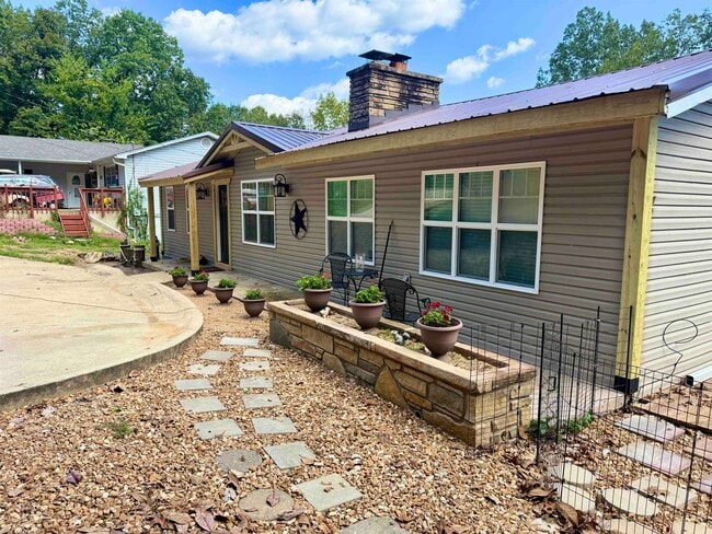 Foto del edificio - 129 W Lakeshore Dr