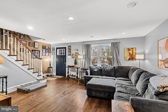 Foto del edificio - 339 Comly Ave