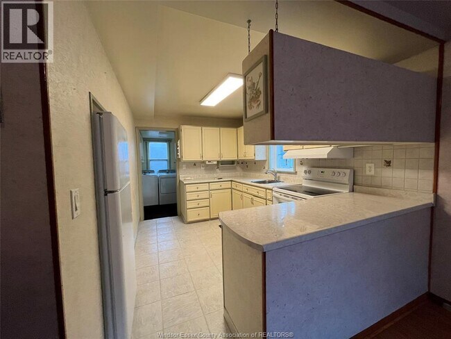 Building Photo - 2629 Meldrum Rd