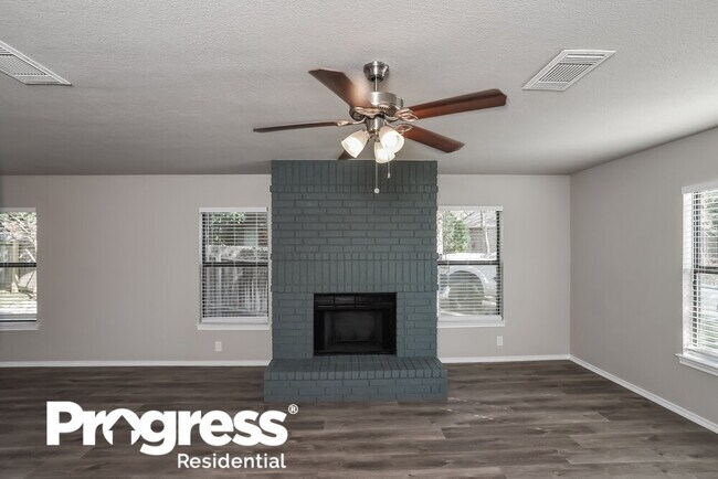 Foto del edificio - 7511 Rainlilly Cove