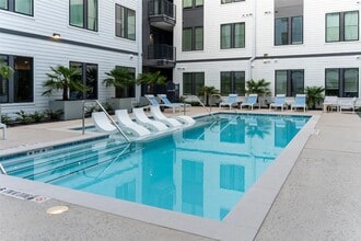 Building Photo - 1690 North Loop