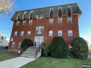 Building Photo - 75 Sussex St