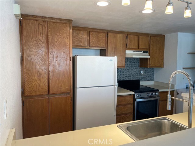 Building Photo - 3633 Country Oaks Loop