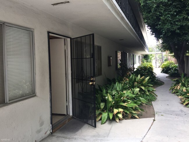 Foto del edificio - 631 Almond Ave