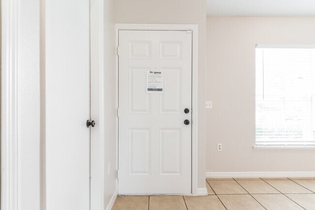 Foto del edificio - 221 Timbercreek Pines Cir