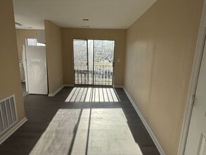 Building Photo - 240 Myrtle Greens Dr