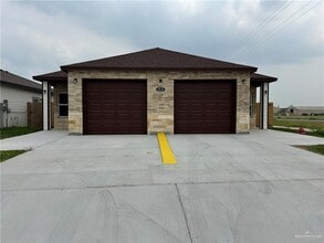 Building Photo - 9 Valley S Cir