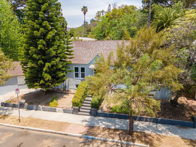 Foto del edificio - 4978 N North Maywood Ave