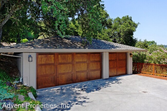 Building Photo - 4 br, 4.5 bath House - 38 Los Altos Rd