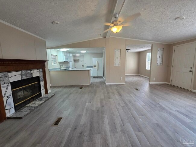 Foto del edificio - 8906 Figland Ave