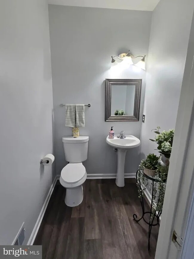 Foto del edificio - 25415 Morse Dr