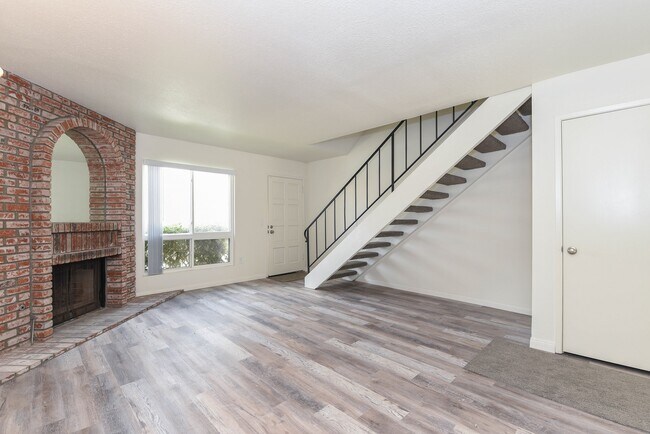 Foto del edificio - 12553 Mapleview St