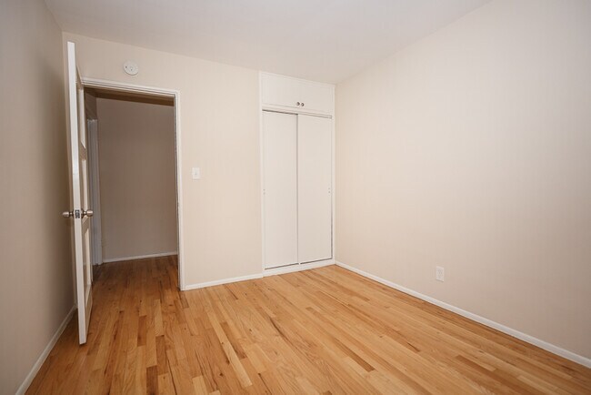 Building Photo - 1782 Grevelia St