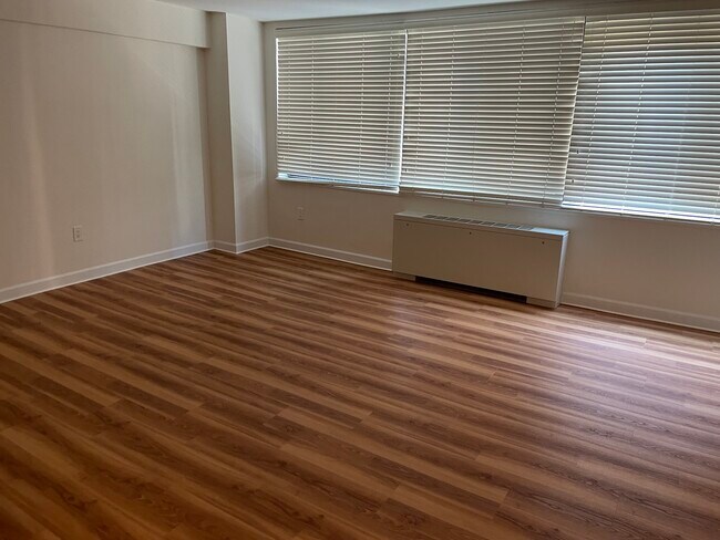 Foto del edificio - 2030 F St NW