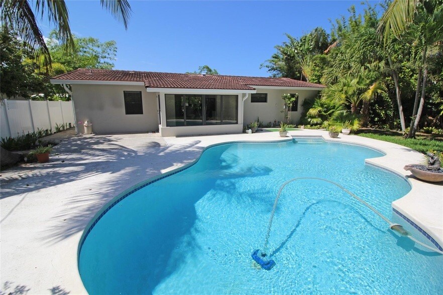 Foto principal - 266 Bombay Avenue