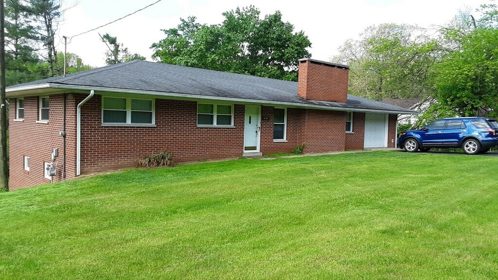Beautiful Ranch - 145 Falls St