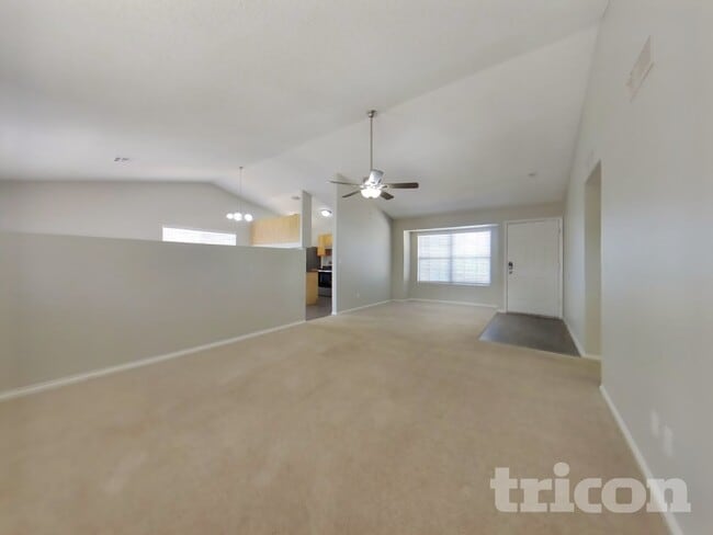 Foto del edificio - 1010 W Blackhawk Dr