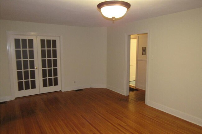Foto del edificio - 3207 Cherry Ln