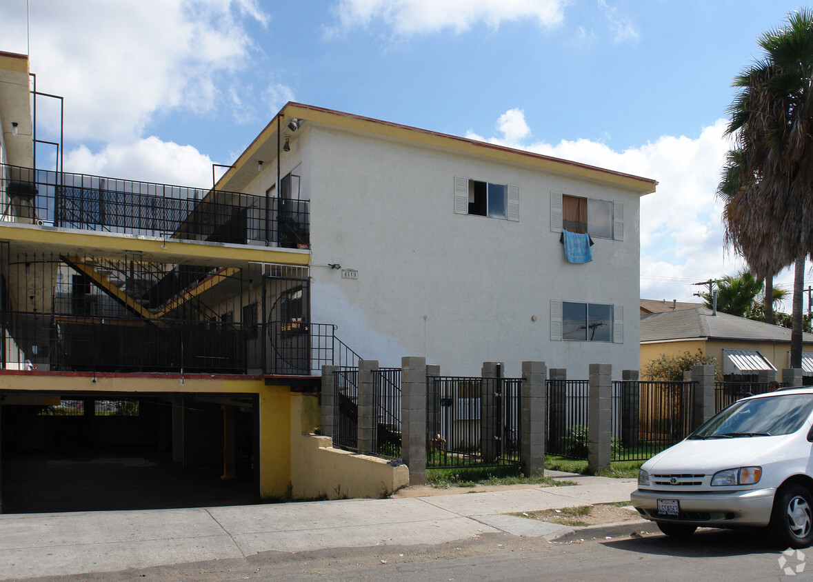 Building Photo - Winona Apartments