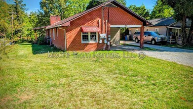 Building Photo - 1300 Hebron Rd