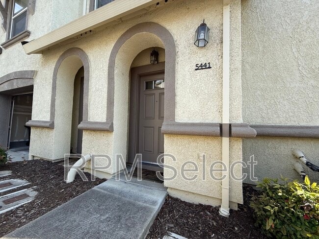 Building Photo - 5441 Tares Cir